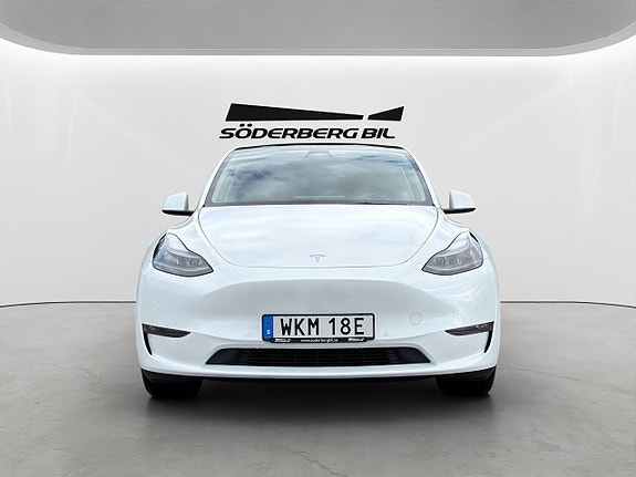 Tesla Model Y 4 of 30