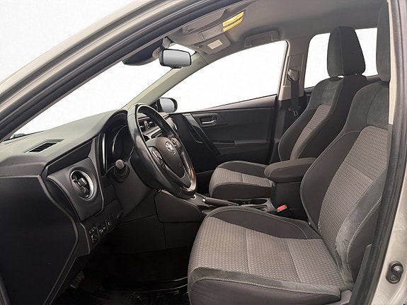Toyota Auris 14 of 29