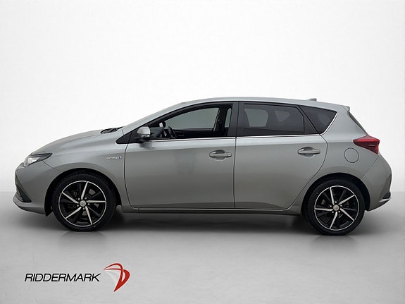 Toyota Auris 2 of 29