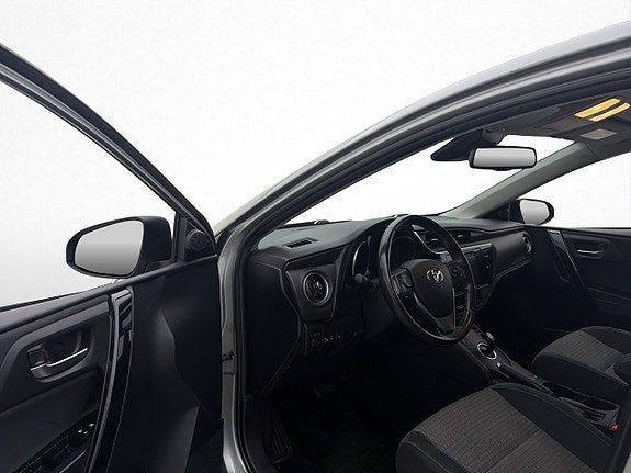 Toyota Auris 13 of 29