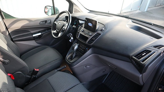 Ford Transit Connect 9 of 13