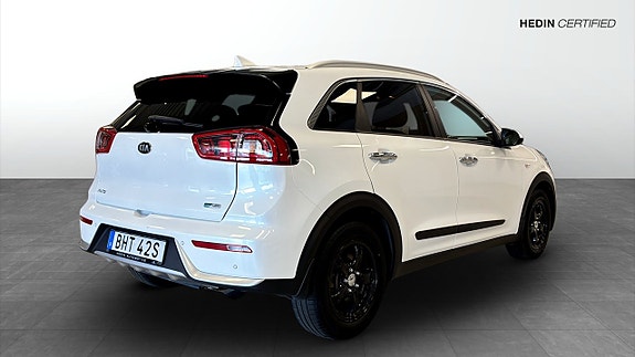 Kia Niro 2 of 9