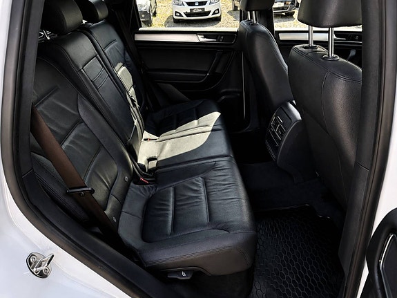 Volkswagen Touareg 11 of 14