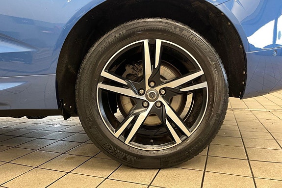 Volvo XC60 11 of 26