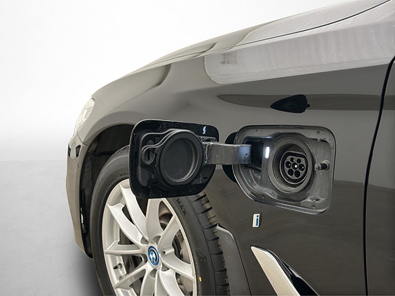 BMW 530e 25 of 30