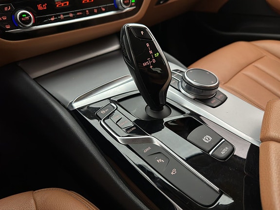 BMW 530e 16 of 30