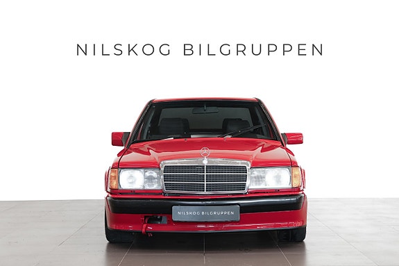 Mercedes-Benz 190 E 2 of 14