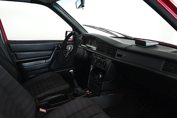 Mercedes-Benz 190 E 9 of 14