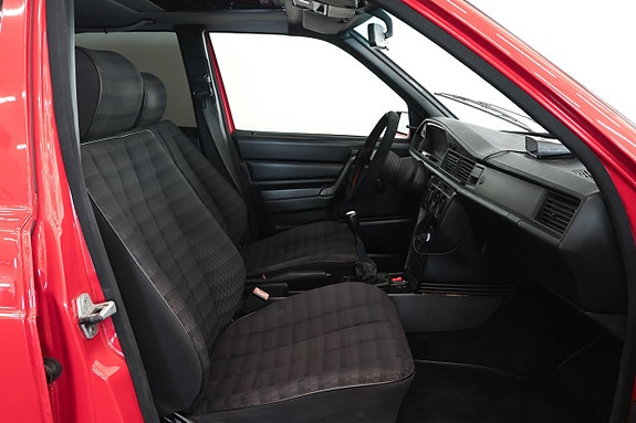 Mercedes-Benz 190 E 10 of 14
