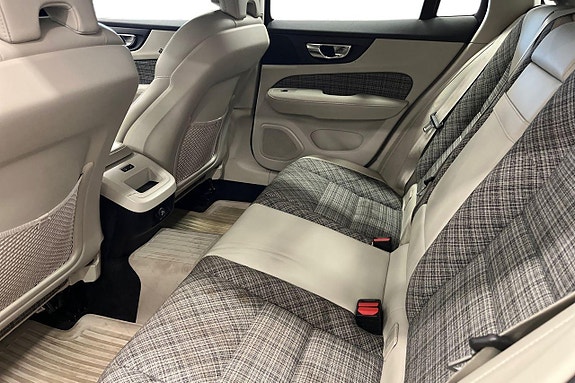 Volvo V60 21 of 25
