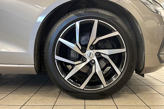 Volvo V60 10 of 25