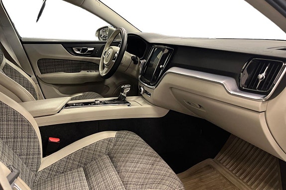 Volvo V60 15 of 25