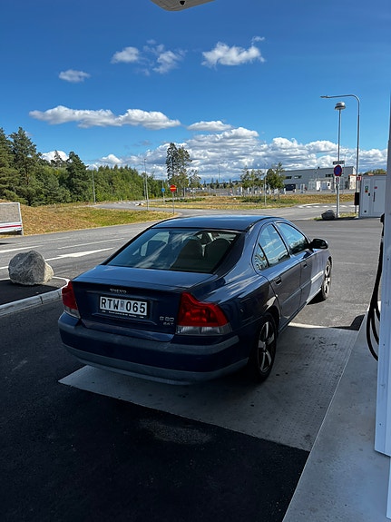 Volvo S60 4 of 5