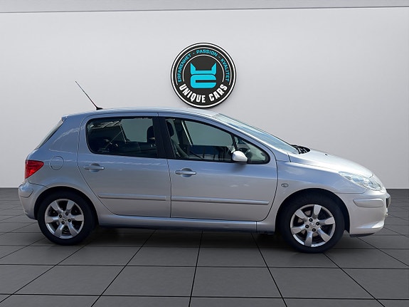 Peugeot 307 2 of 17