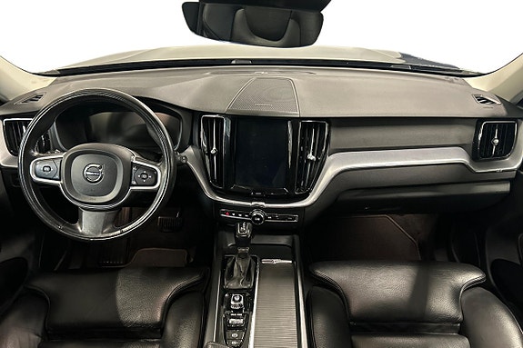 Volvo XC60 12 of 28