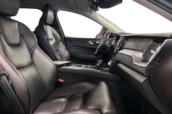 Volvo XC60 15 of 28