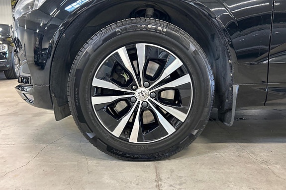 Volvo XC60 11 of 28