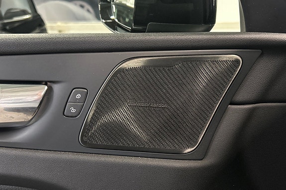 Volvo XC60 23 of 28