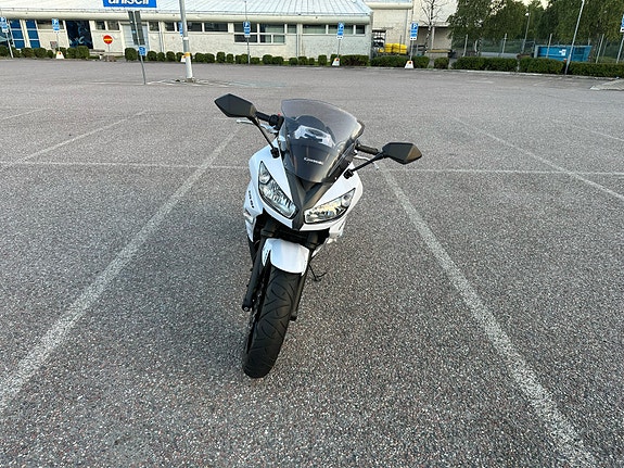 Kawasaki Ninja ER-6f, Endast 960 mil – Nya däck – Besiktigad 2025 3 of 9