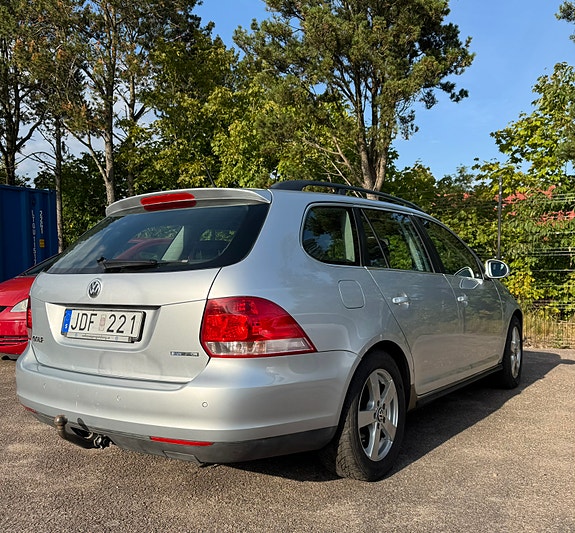 Volkswagen Golf V 5 of 8