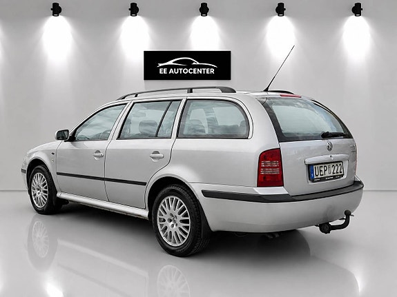 Skoda Octavia 3 of 8