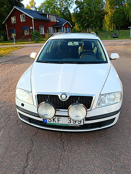 Skoda Octavia 3 of 5