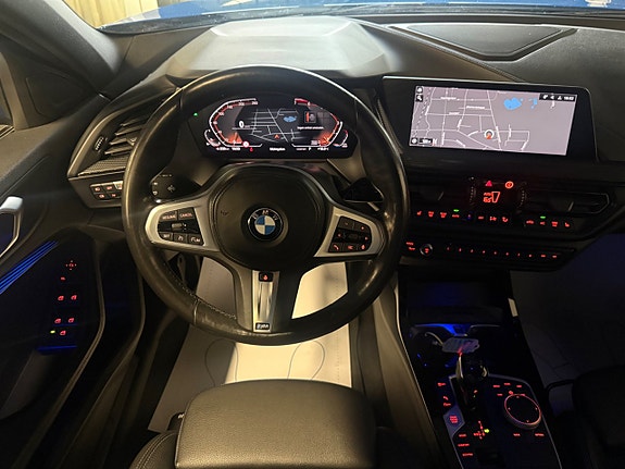 BMW 118i 10 of 16