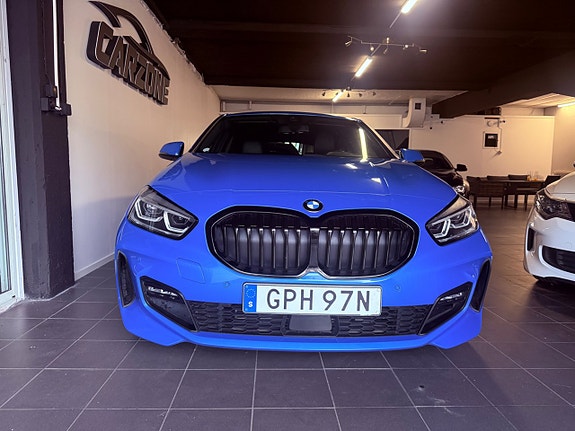 BMW 118i 7 of 16