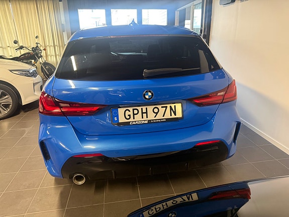 BMW 118i 4 of 16