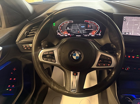 BMW 118i 11 of 16