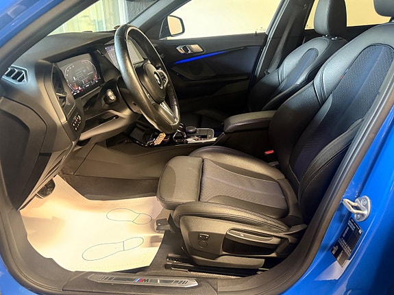 BMW 118i 8 of 16
