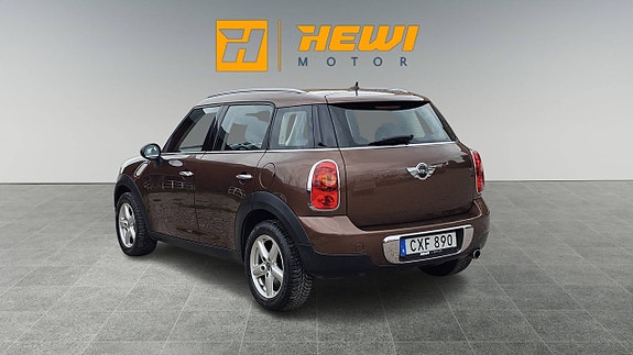 MINI Countryman One 2 of 14