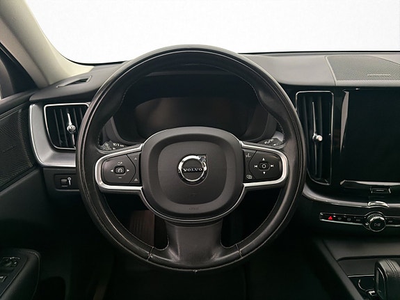 Volvo XC60 16 of 30