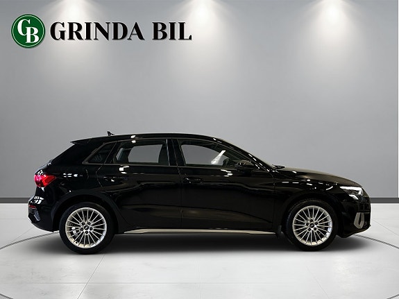 Audi A3 4 of 23