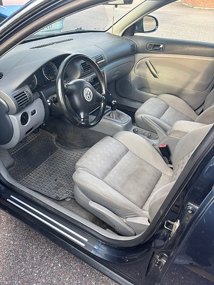 Volkswagen Passat 5 of 8