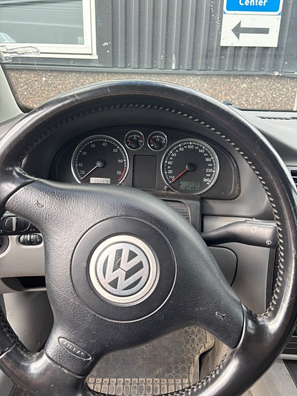 Volkswagen Passat 6 of 8