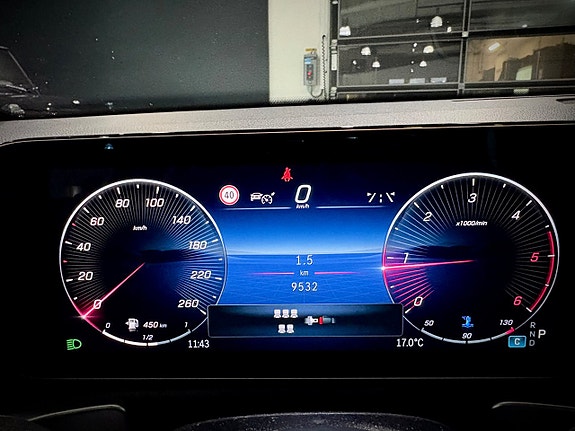 Mercedes-Benz GLB220 d 11 of 19