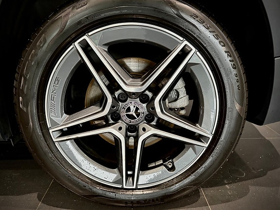 Mercedes-Benz GLB220 d 4 of 19