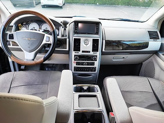 Chrysler Grand Voyager 6 of 14