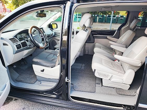 Chrysler Grand Voyager 5 of 14