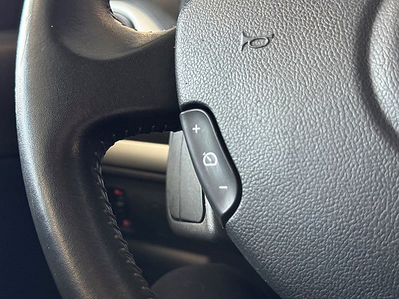 Renault Clio 15 of 18