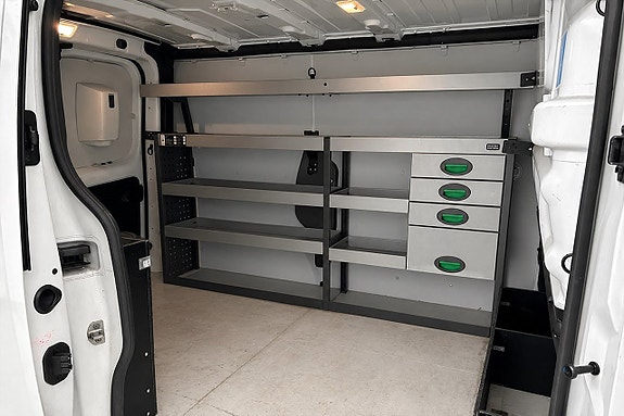 Renault Trafic 7 of 10