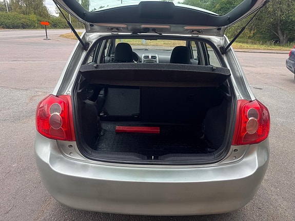Toyota Auris 14 of 14