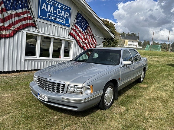 Cadillac Deville 6 of 14