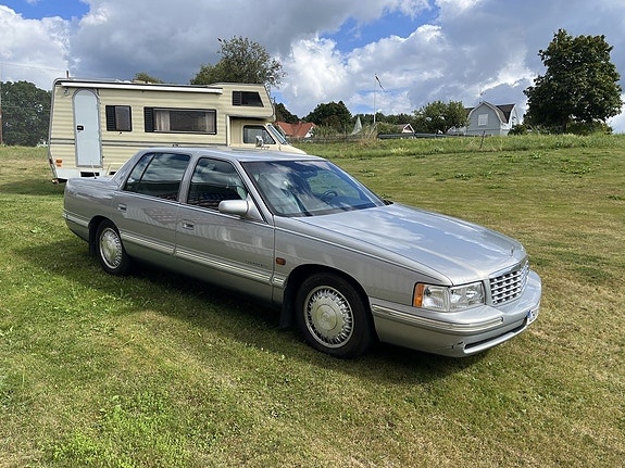 Cadillac Deville 3 of 14