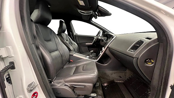 Volvo XC60 15 of 21