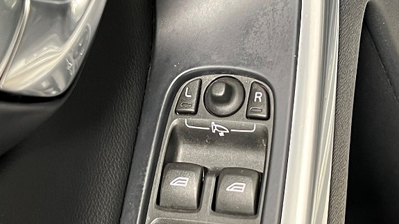 Volvo XC60 18 of 21