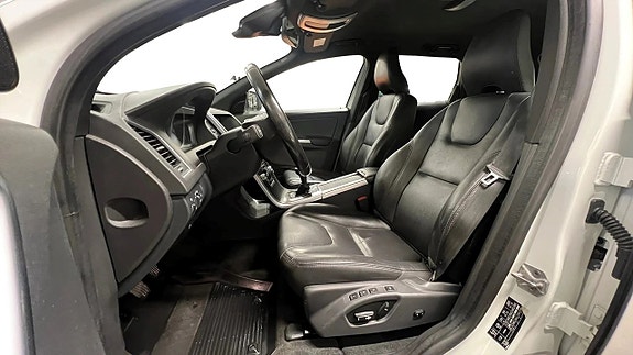 Volvo XC60 11 of 21