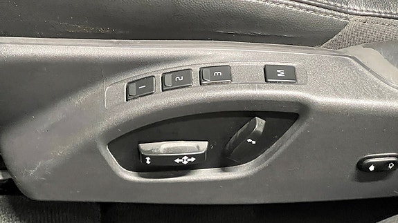 Volvo XC60 17 of 21
