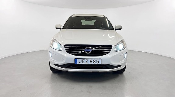Volvo XC60 2 of 21